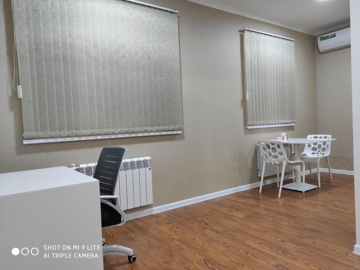 1-Bedroom Apartment In The Very City Center 塔什干 外观 照片