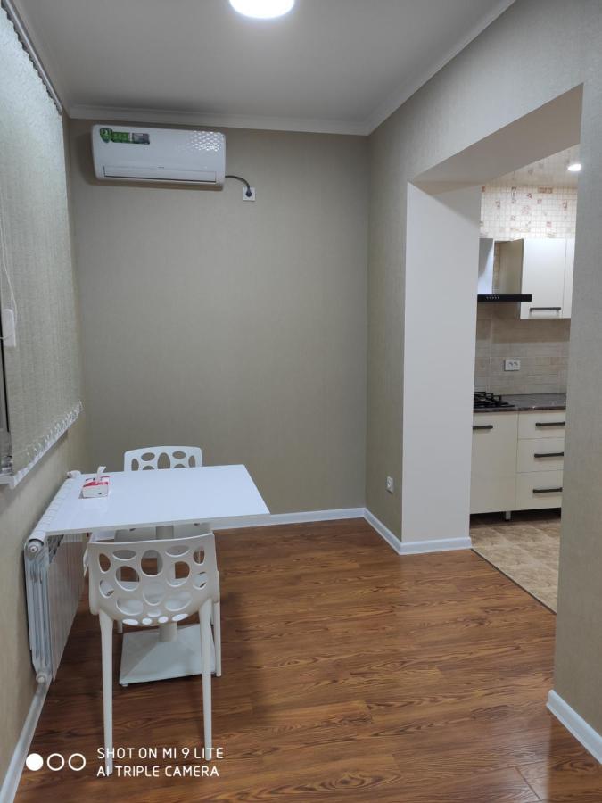 1-Bedroom Apartment In The Very City Center 塔什干 外观 照片
