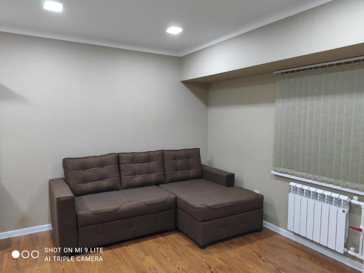 1-Bedroom Apartment In The Very City Center 塔什干 外观 照片