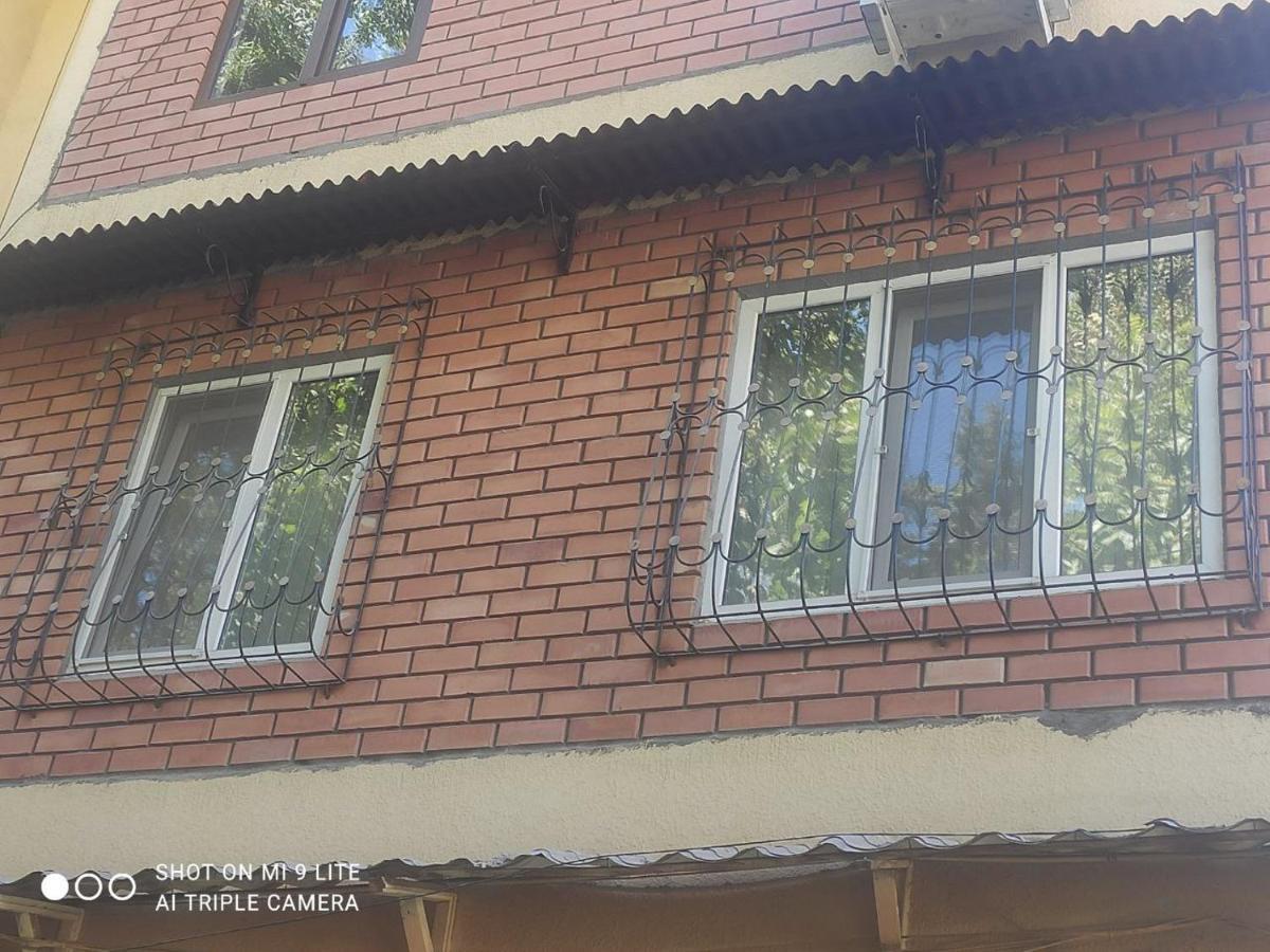 1-Bedroom Apartment In The Very City Center 塔什干 外观 照片